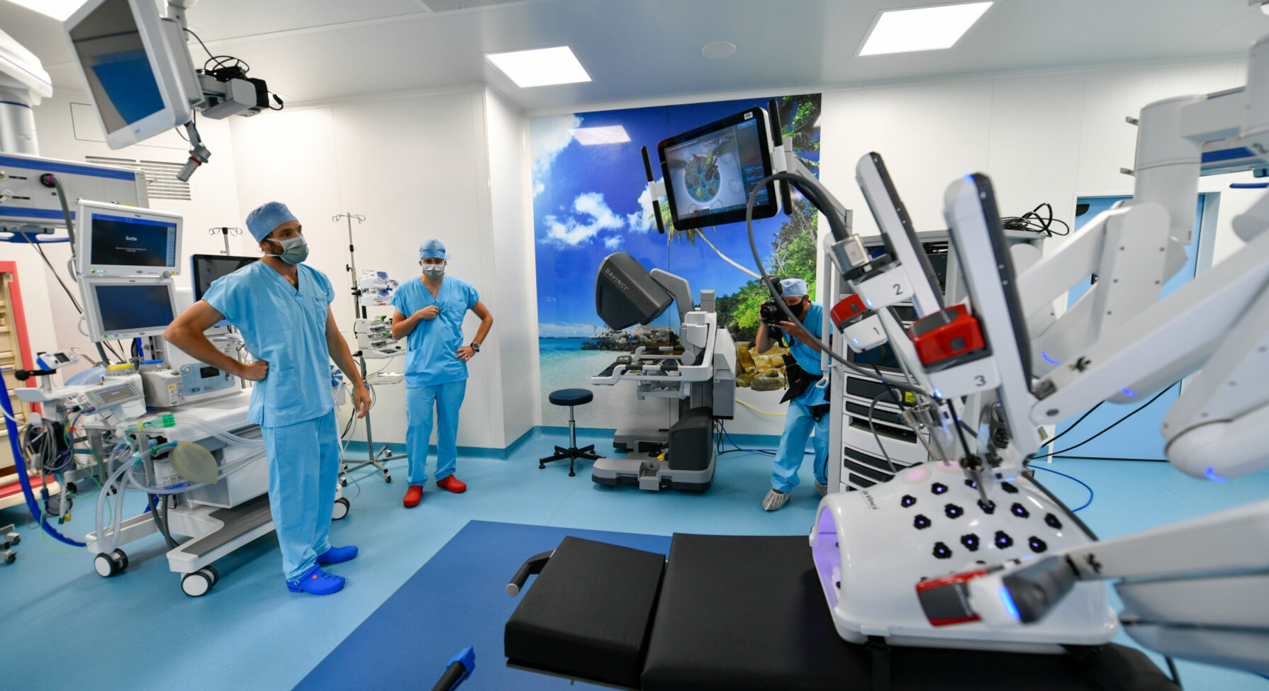 Presentation du robot chirurgical du Centre hospitalier de Niort